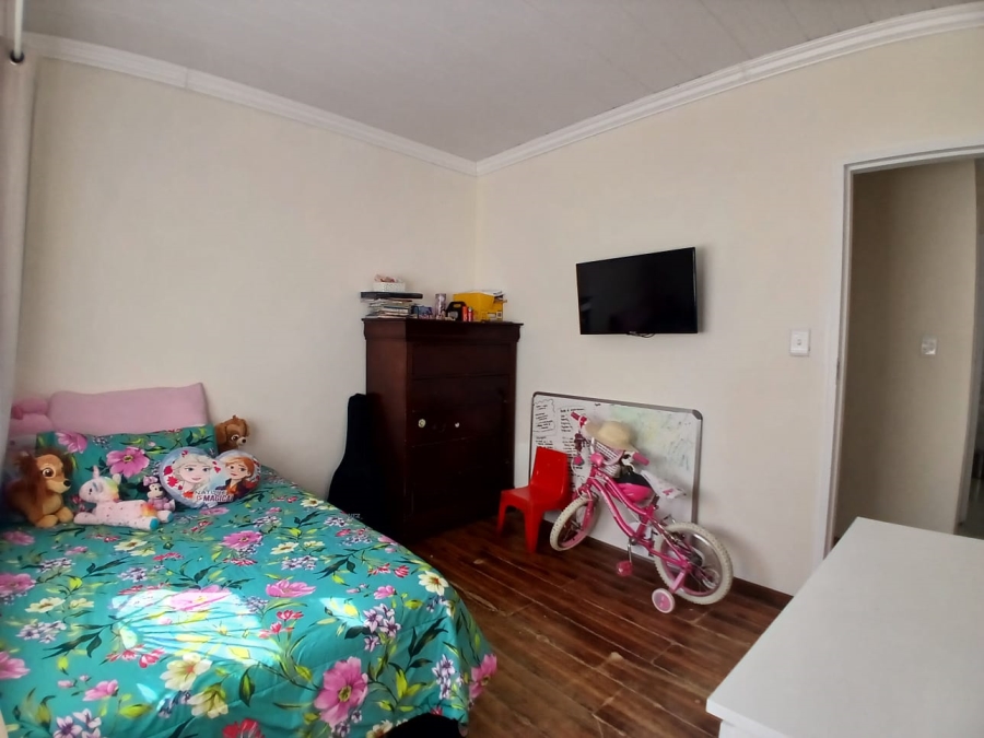 3 Bedroom Property for Sale in Kleinvlei Western Cape